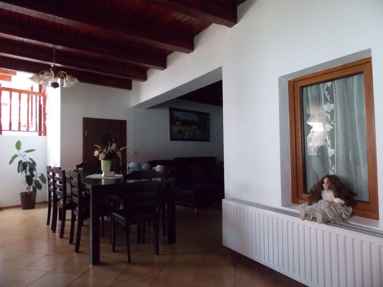 Апартаменти Casa Suzy & Roxy Arpasu de Jos Екстер'єр фото